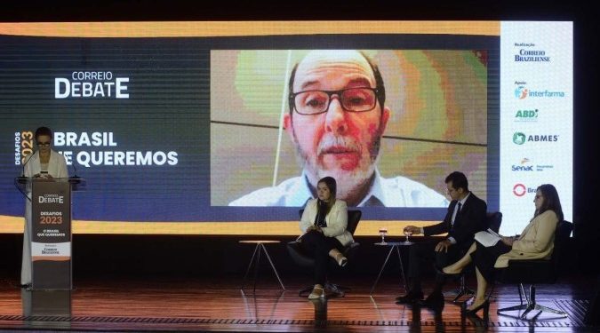 Fraga defende privatizações para aumentar produtividade brasileira Fraga defende privatizações para aumentar produtividade brasileira