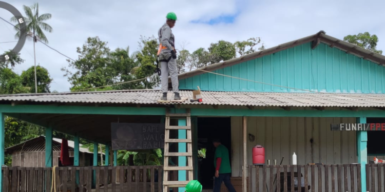 MME instala placas solares em comunidades yanomami em Roraima MME instala placas solares em comunidades yanomami em Roraima