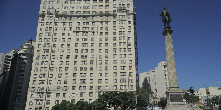 Edifício A Noite pode ser comprado pela prefeitura carioca Edifício A Noite pode ser comprado pela prefeitura carioca