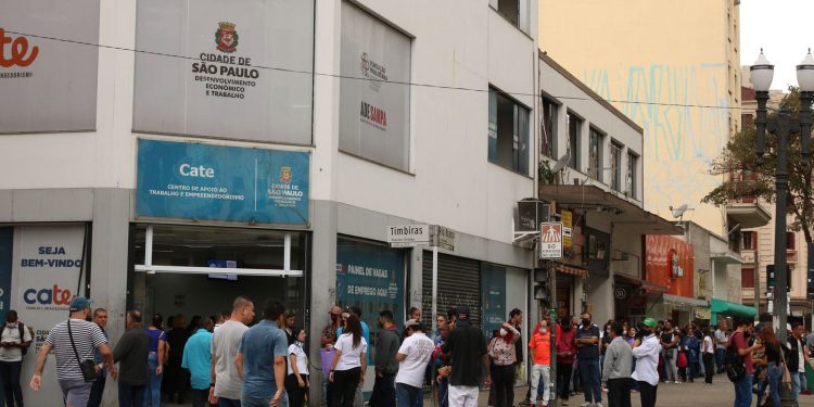 Indicador de tendências do mercado de trabalho cai em janeiro, diz FGV Indicador de tendências do mercado de trabalho cai em janeiro, diz FGV