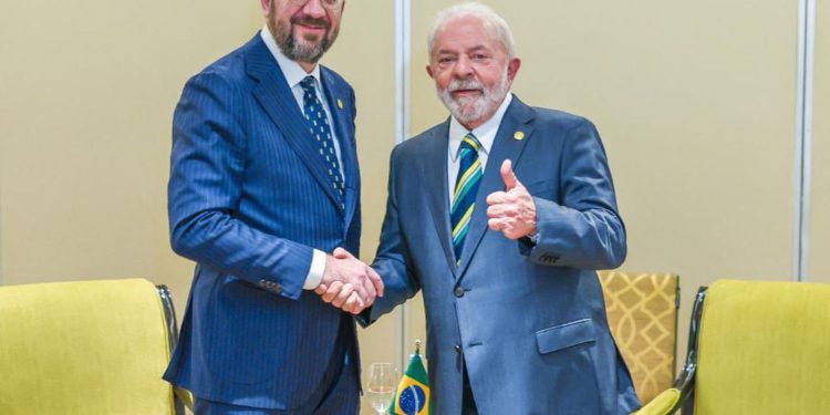 Na Argentina, Lula se encontra com chefes de governo Na Argentina, Lula se encontra com chefes de governo