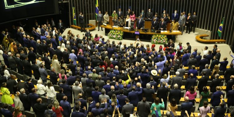 Três parlamentares disputam a presidência da Câmara dos Deputados Três parlamentares disputam a presidência da Câmara dos Deputados